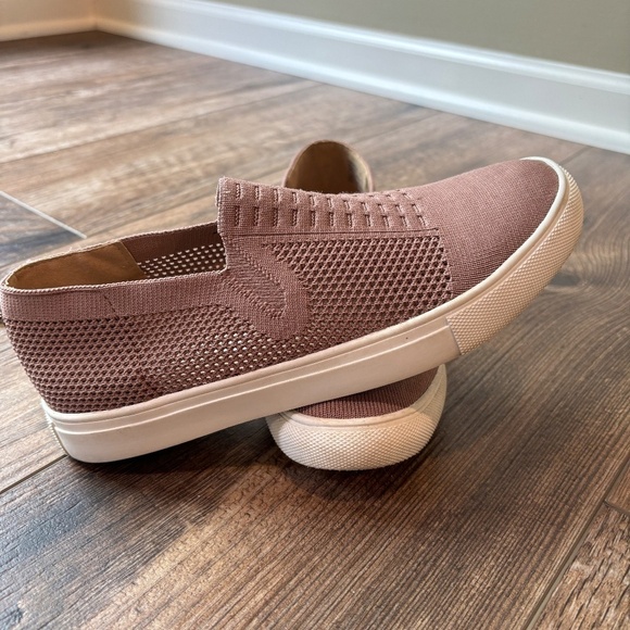 Steve Madden Freeda Stretch Knit Slip on Sneaker Women's Size 8 - Picture 3 of 10
